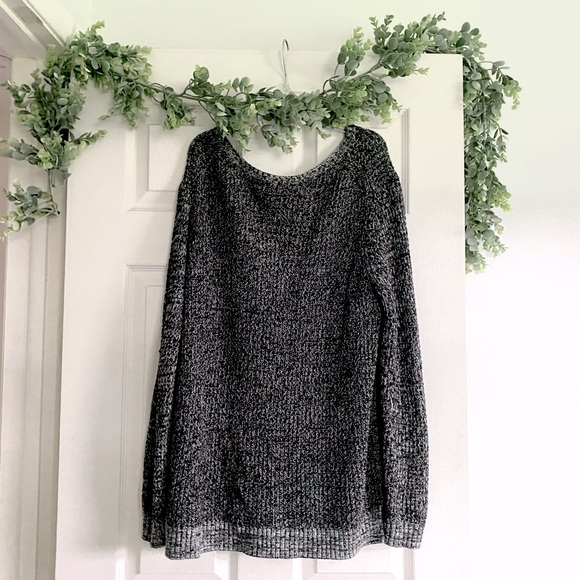 Tunic Black and White Sweater - Picture 5 of 5